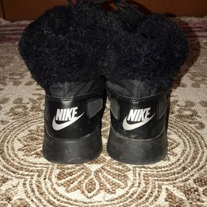 Nike Fleece booties size 7